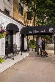 The Willows Hotel, Chicago The Willows Hotel, Chicago
