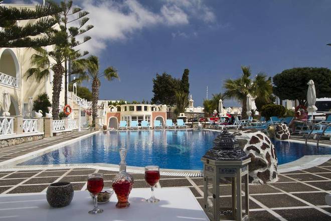 Golden Star, Santorini
