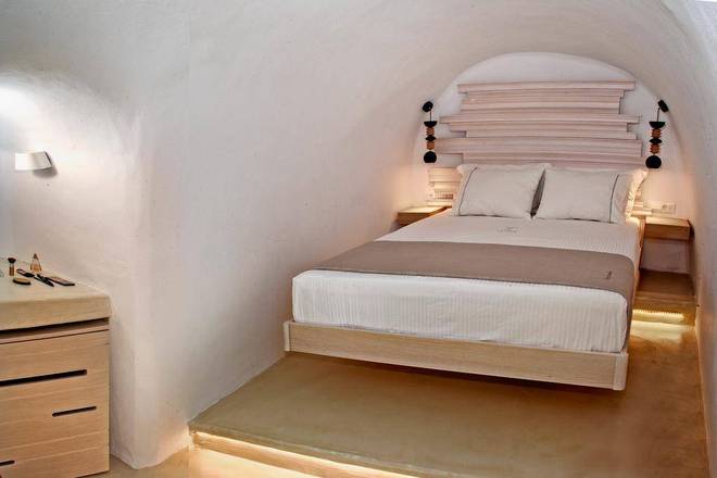 Antithesis Hotel, Santorini
