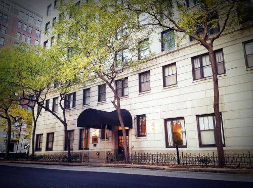 DeWitt Place, Chicago