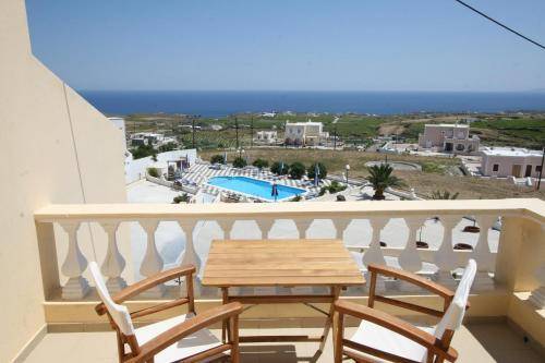 Romantic Spa Resort, Santorini