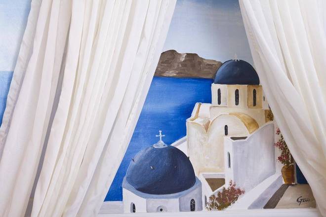 Golden Star, Santorini