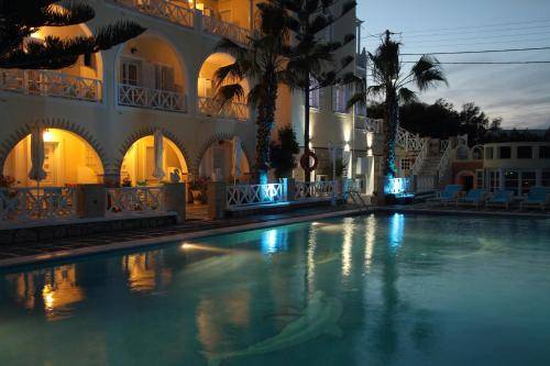 Golden Star, Santorini