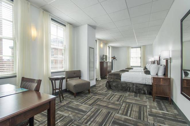 Hotel 140, Boston