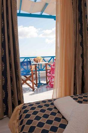 Golden Star, Santorini