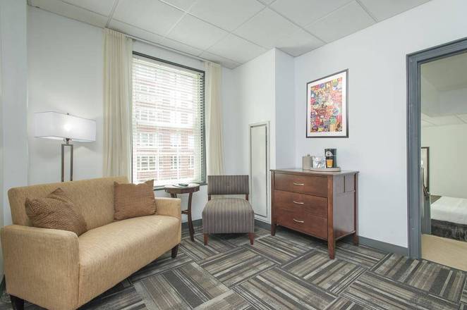 Hotel 140, Boston