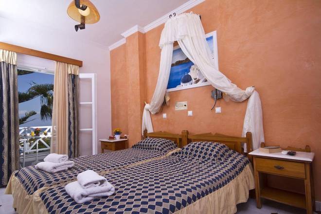 Golden Star, Santorini
