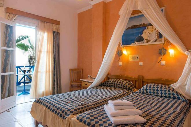 Golden Star, Santorini