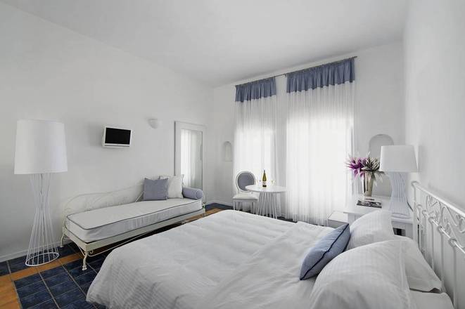 Lilium Santorini Villa, Santorini