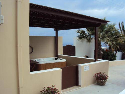 Romantic Spa Resort, Santorini